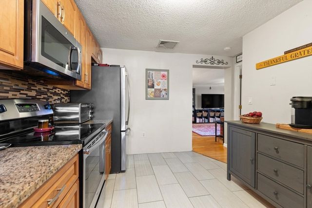 22 Ninth 107, Medford, MA 02155