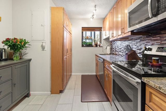 22 Ninth 107, Medford, MA 02155