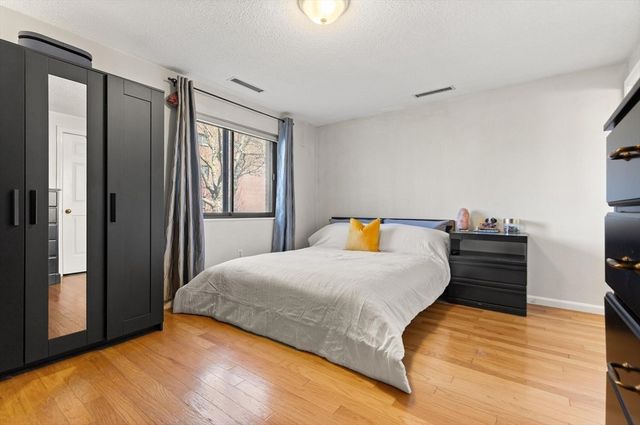 22 Ninth 107, Medford, MA 02155