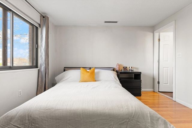 22 Ninth 107, Medford, MA 02155