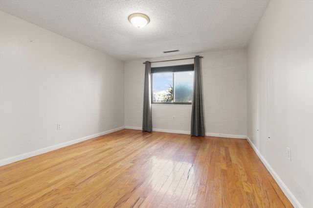 22 Ninth 107, Medford, MA 02155