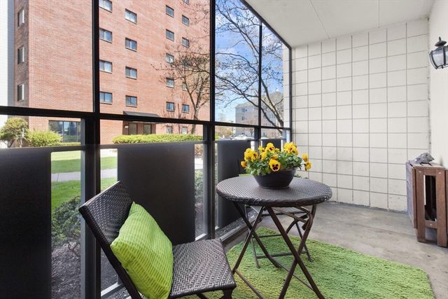 22 Ninth 107, Medford, MA 02155