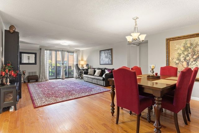 22 Ninth 107, Medford, MA 02155