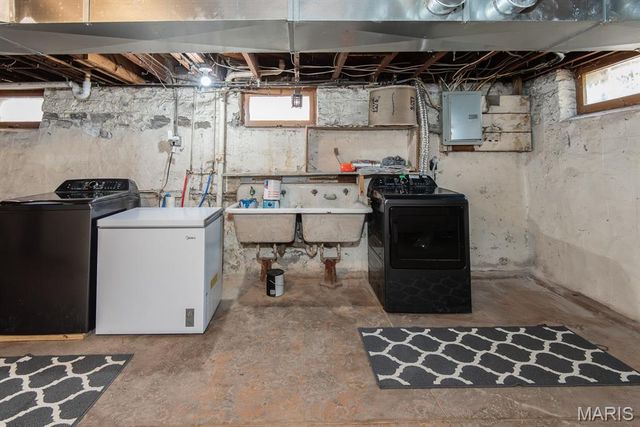 3666 Loughborough Avenue, St Louis, MO 63116