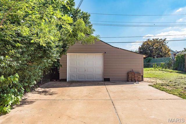 3666 Loughborough Avenue, St Louis, MO 63116