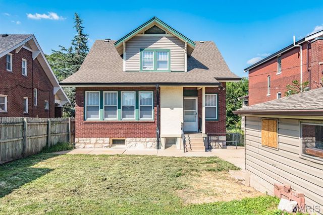3666 Loughborough Avenue, St Louis, MO 63116