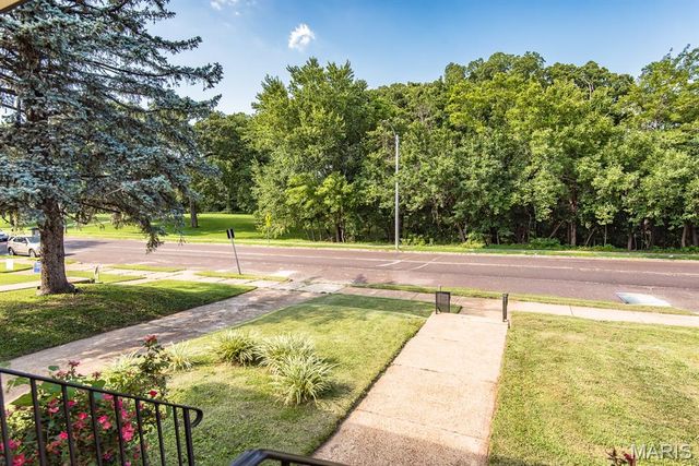 3666 Loughborough Avenue, St Louis, MO 63116