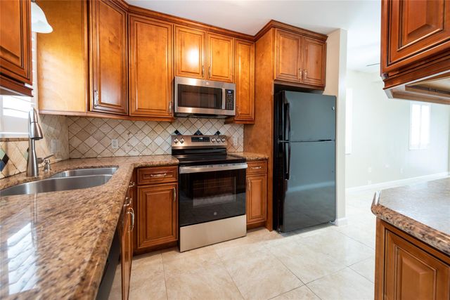 1225 NW 4th Ave, Fort Lauderdale, FL 33311