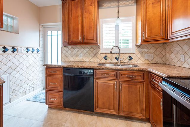 1225 NW 4th Ave, Fort Lauderdale, FL 33311