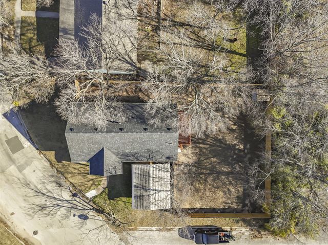 401 Miller Street, Bowie, TX 76230