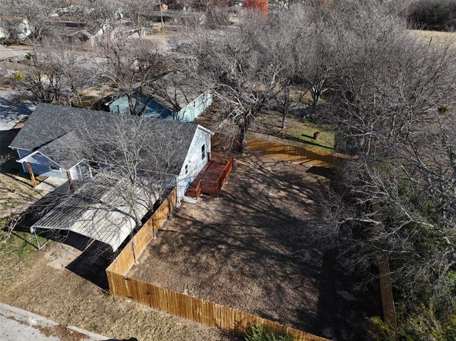 401 Miller Street, Bowie, TX 76230