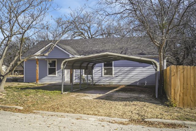 401 Miller Street, Bowie, TX 76230