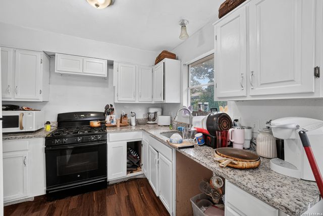 3202 Annarose, San Antonio, TX 78211