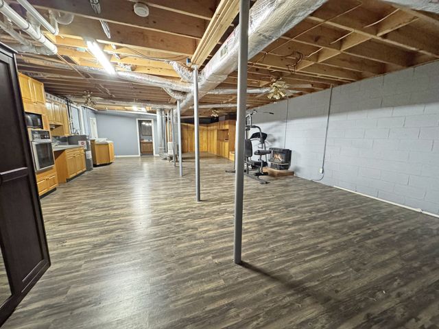 223 Twin Oaks Rd, Dover, TN 37058