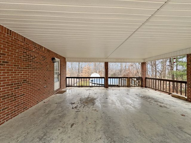 223 Twin Oaks Rd, Dover, TN 37058