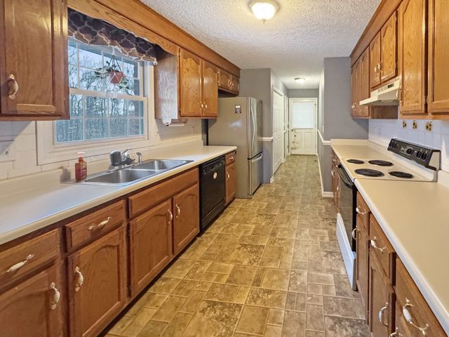 223 Twin Oaks Rd, Dover, TN 37058