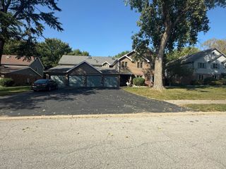710 Knoxbury Drive 1, Schererville, IN 46375