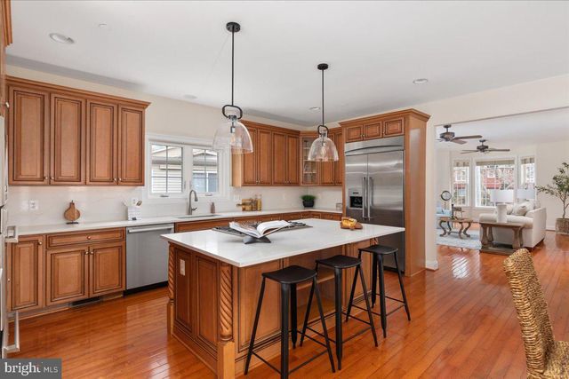 7808 WINTERBERRY PL, Bethesda, MD 20817