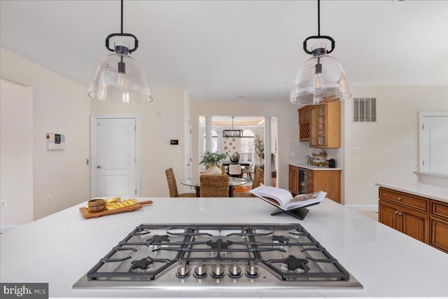 7808 WINTERBERRY PL, Bethesda, MD 20817