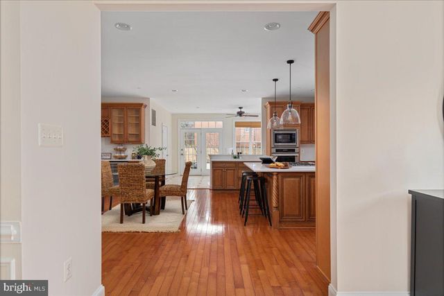 7808 WINTERBERRY PL, Bethesda, MD 20817