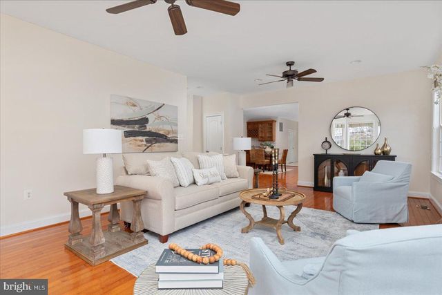 7808 WINTERBERRY PL, Bethesda, MD 20817