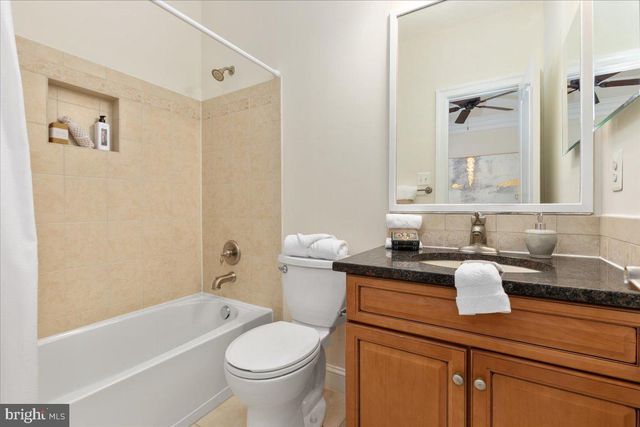 7808 WINTERBERRY PL, Bethesda, MD 20817