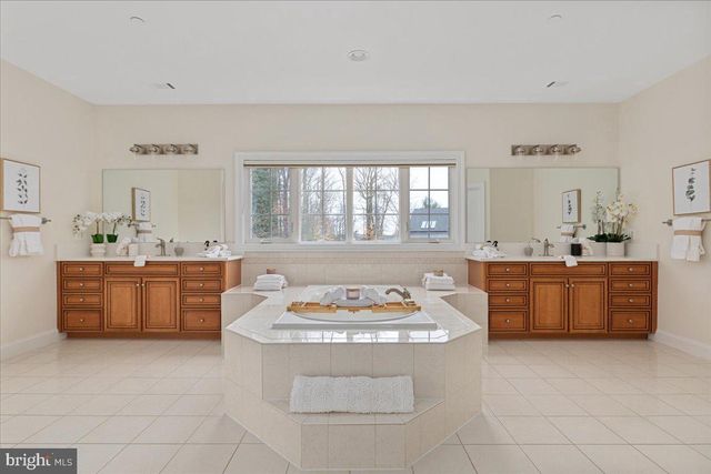 7808 WINTERBERRY PL, Bethesda, MD 20817