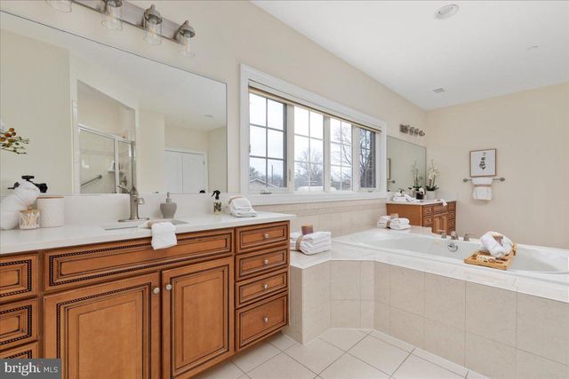 7808 WINTERBERRY PL, Bethesda, MD 20817