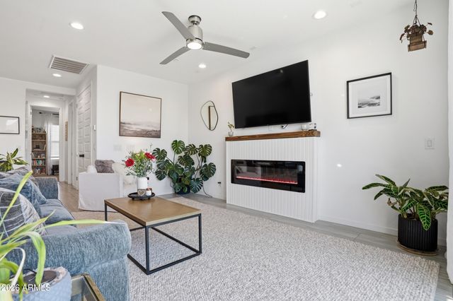9923 E WAVELENGTH Avenue, Mesa, AZ 85212