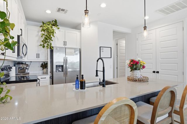 9923 E WAVELENGTH Avenue, Mesa, AZ 85212