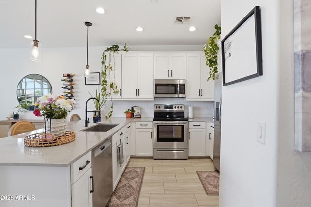 9923 E WAVELENGTH Avenue, Mesa, AZ 85212