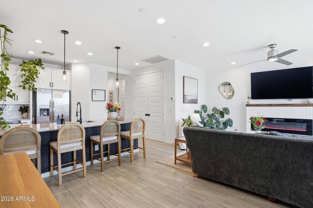 9923 E WAVELENGTH Avenue, Mesa, AZ 85212
