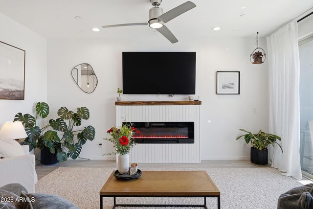 9923 E WAVELENGTH Avenue, Mesa, AZ 85212