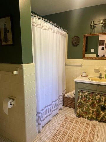 200 E 6th Street, Russellville, AR 72801