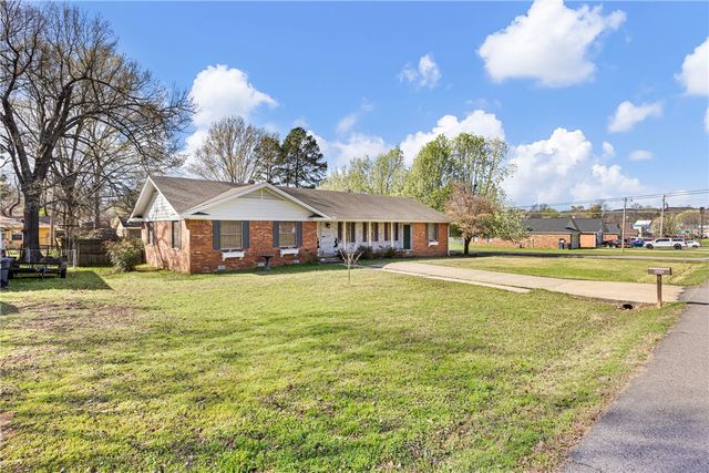 200 E 6th Street, Russellville, AR 72801