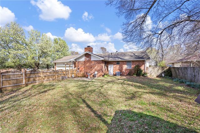 200 E 6th Street, Russellville, AR 72801