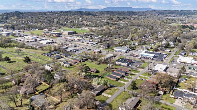 200 E 6th Street, Russellville, AR 72801