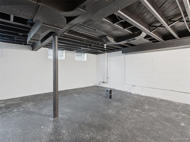15663 Carlisle Street, Detroit, MI 48205