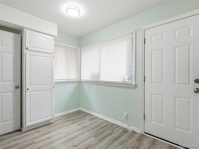 15663 Carlisle Street, Detroit, MI 48205