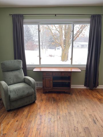 5465 Johnson Road, Flushing Charter Township, MI 48433