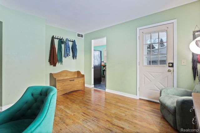 5465 Johnson Road, Flushing Charter Township, MI 48433