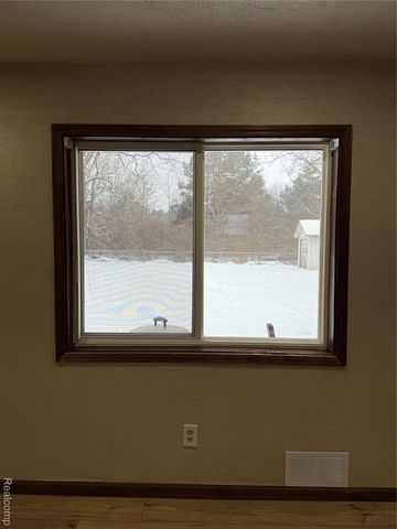 5465 Johnson Road, Flushing Charter Township, MI 48433