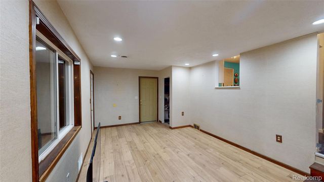 5465 Johnson Road, Flushing Charter Township, MI 48433