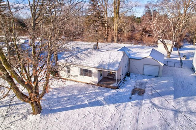 5465 Johnson Road, Flushing Charter Township, MI 48433