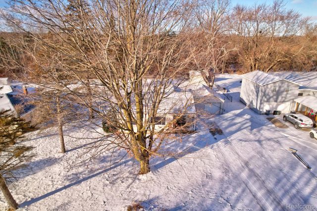 5465 Johnson Road, Flushing Charter Township, MI 48433