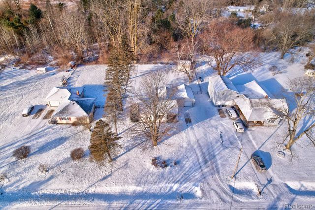 5465 Johnson Road, Flushing Charter Township, MI 48433