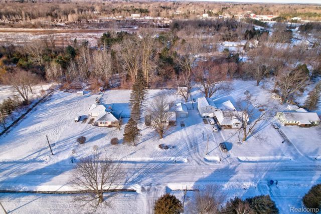 5465 Johnson Road, Flushing Charter Township, MI 48433