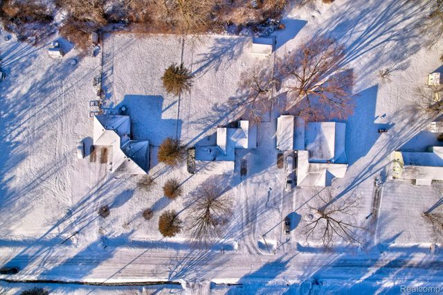 5465 Johnson Road, Flushing Charter Township, MI 48433