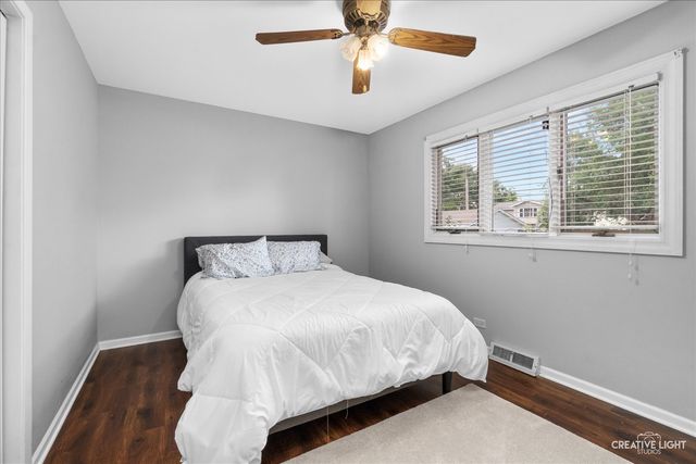 1301 Coolidge Avenue, Wheaton, IL 60189