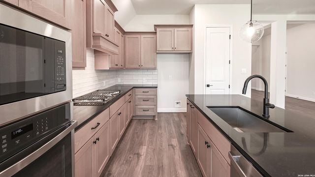 1731 Gyst Road, Seguin, TX 78155